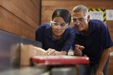 Entreprises et jeunes , regardez dans la même direction... celle de l'apprentissage ! 
